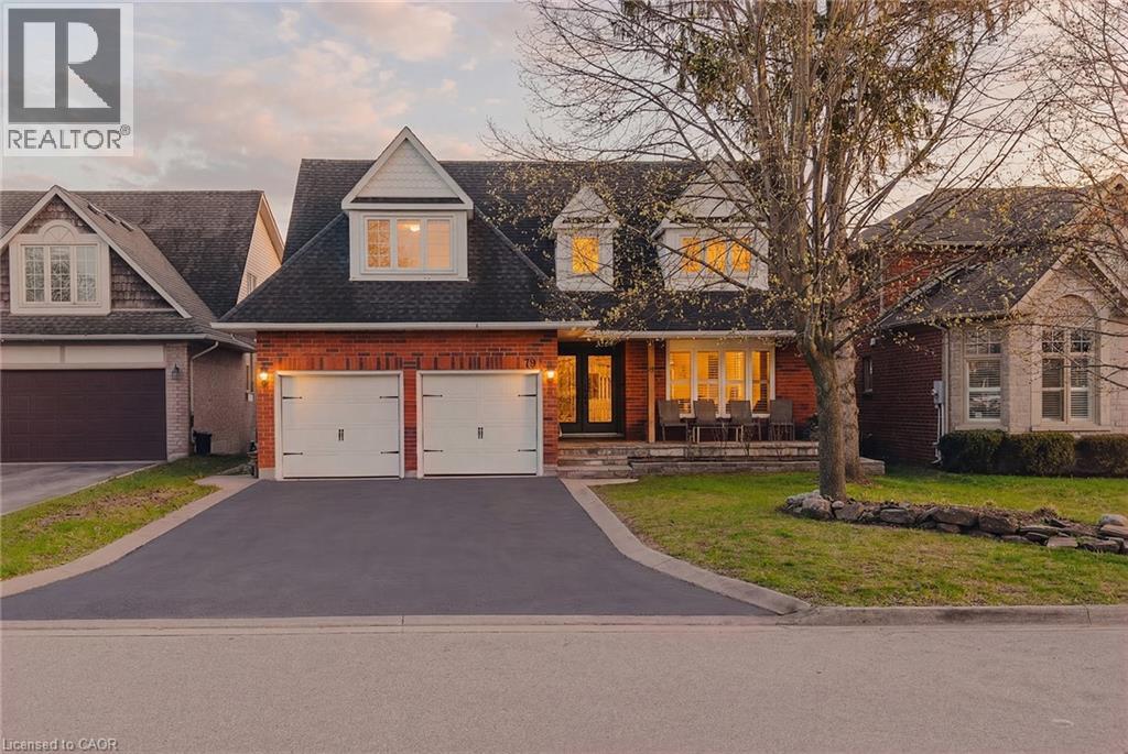 79 HOLBROOK Crescent - Image 2