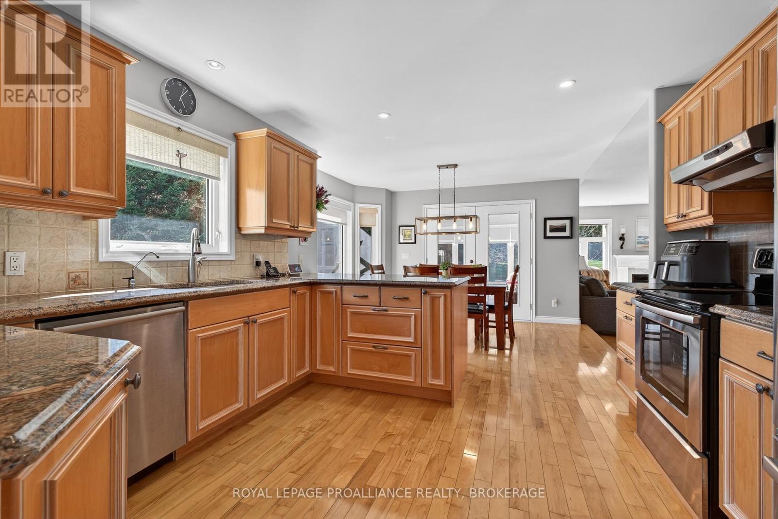 3920 MIDDLE WOODLAND DRIVE — photo 10