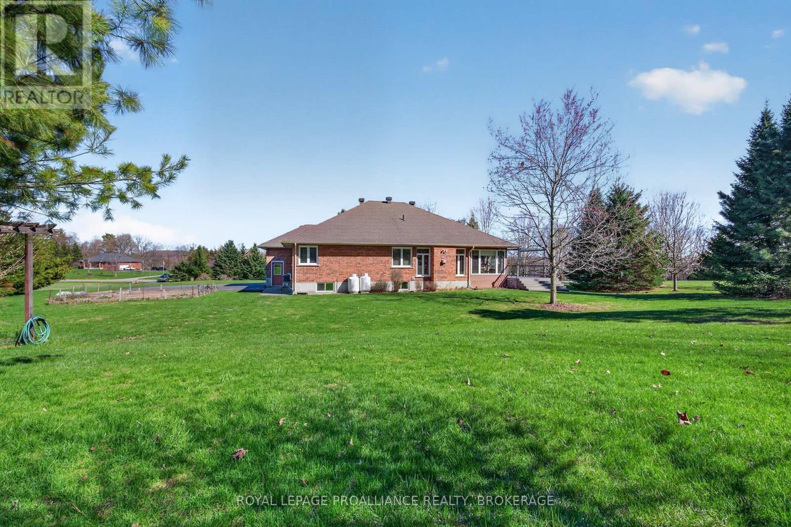 3920 MIDDLE WOODLAND DRIVE — photo 27