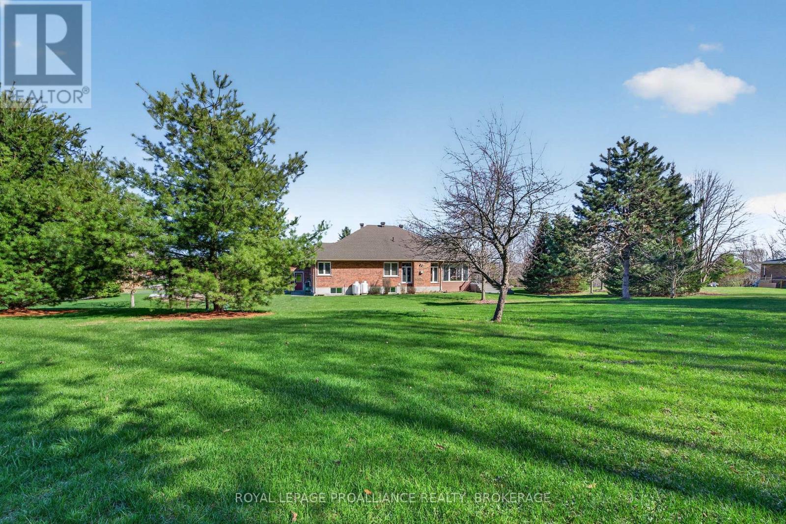 3920 MIDDLE WOODLAND DRIVE — photo 37