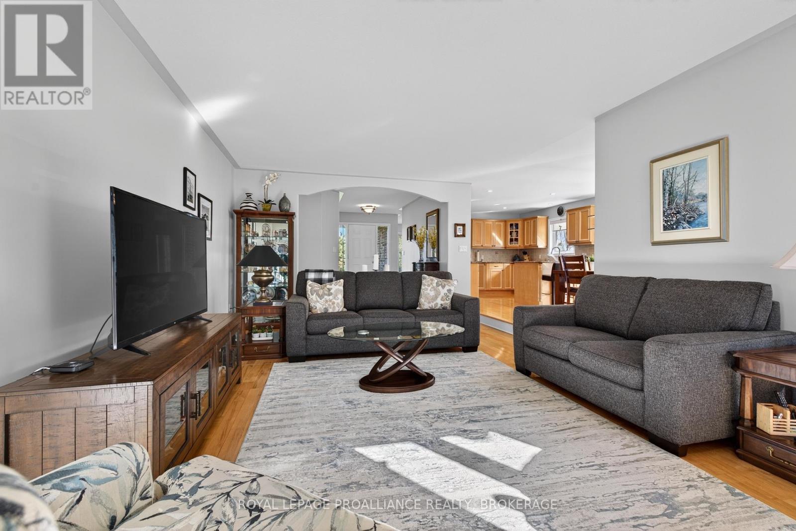 3920 MIDDLE WOODLAND DRIVE — photo 7