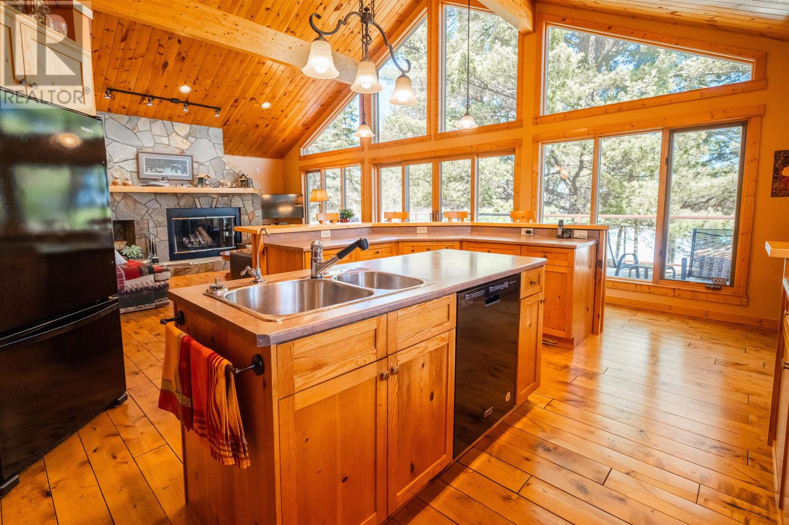 200 Penninsula Road, Lake Of The Woods, Ontario, P0X1C0 — Photo 23