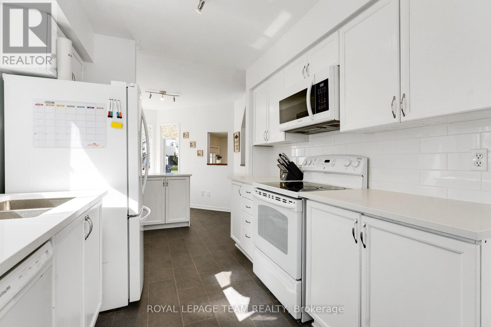 11 LIETTE COURT - 14