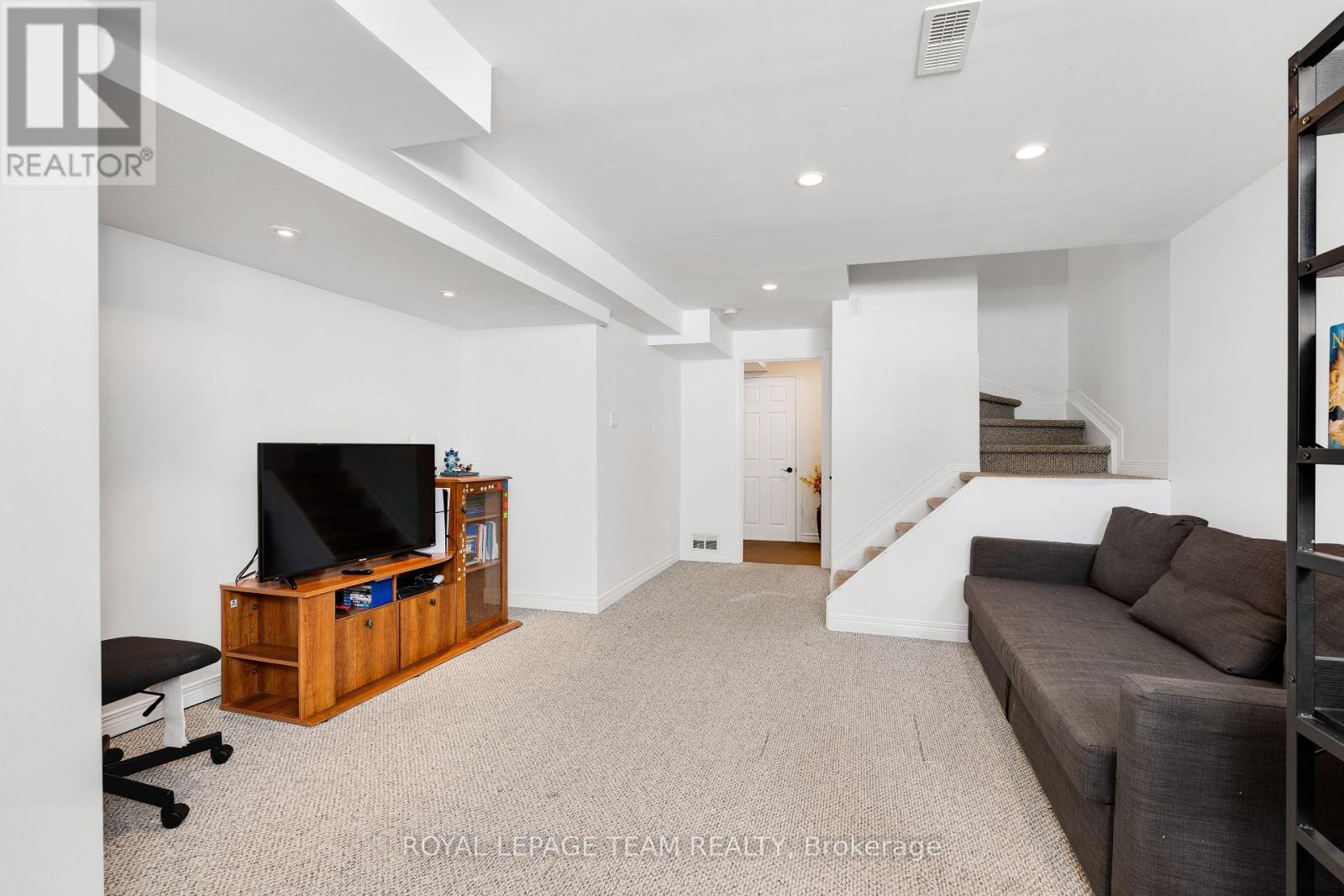 11 LIETTE COURT - 30