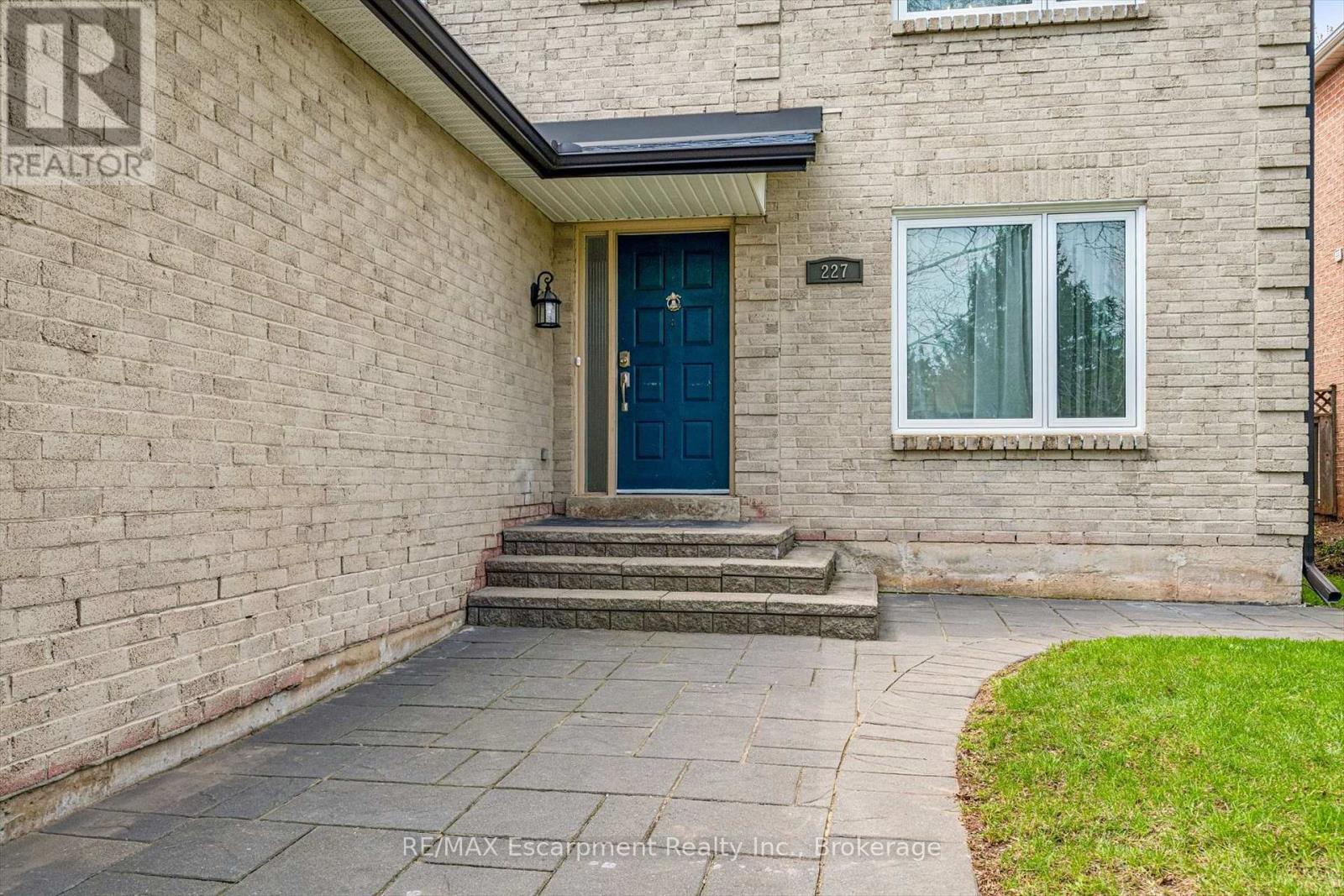 227 MARTINDALE AVENUE - Image 2