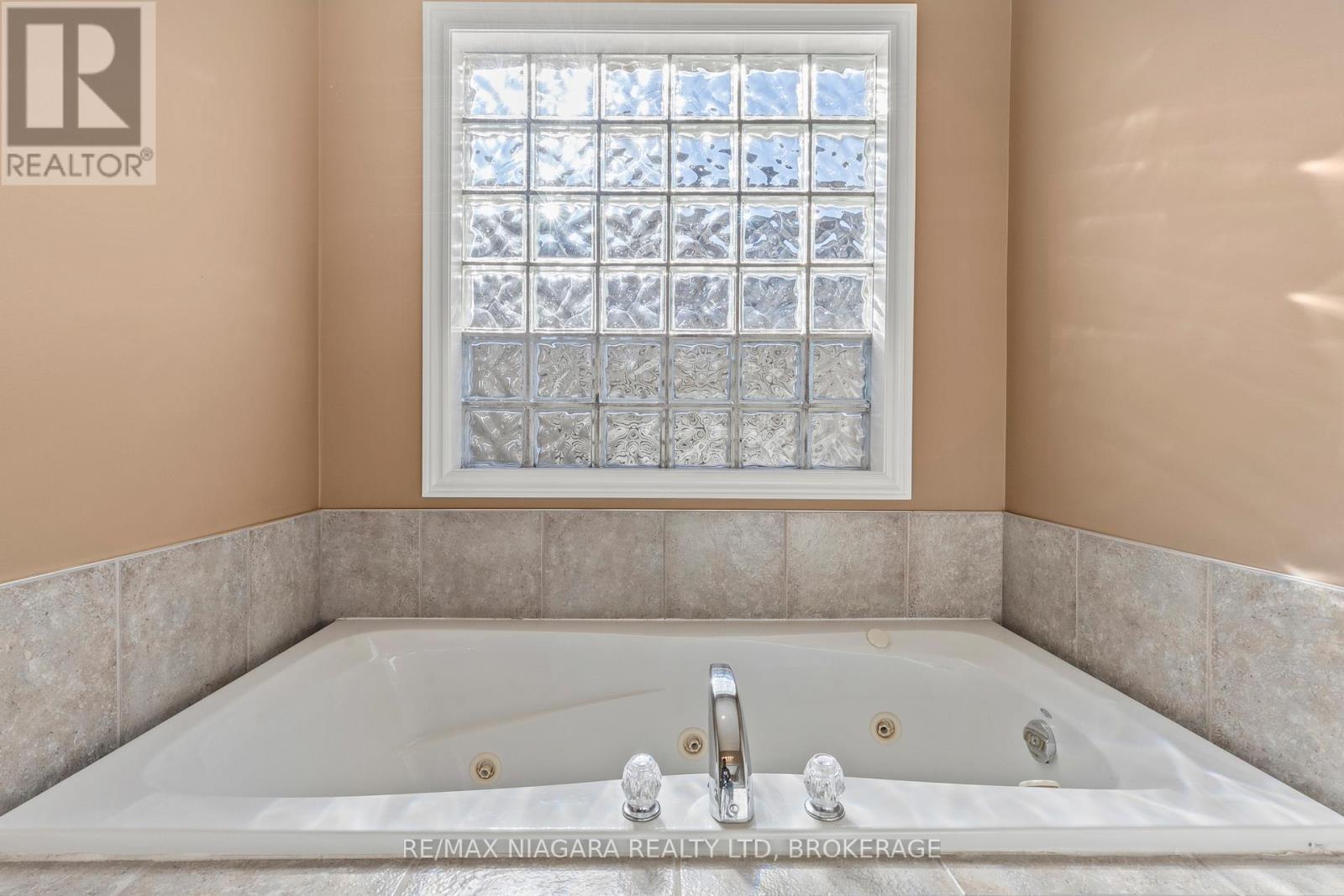 3579 CARVER STREET - 17
