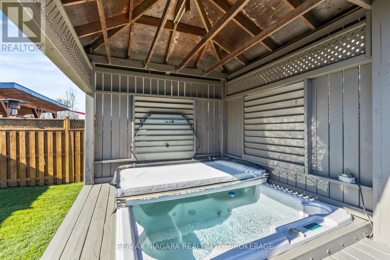3579 CARVER STREET - 28