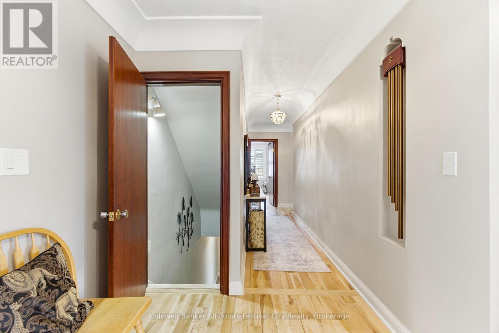 101 WATERLOO STREET N - 19