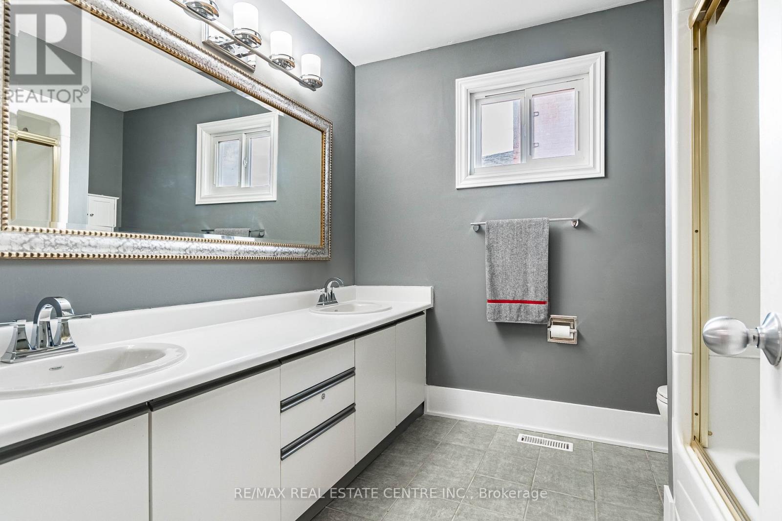 339 PARKLANE ROAD - 40