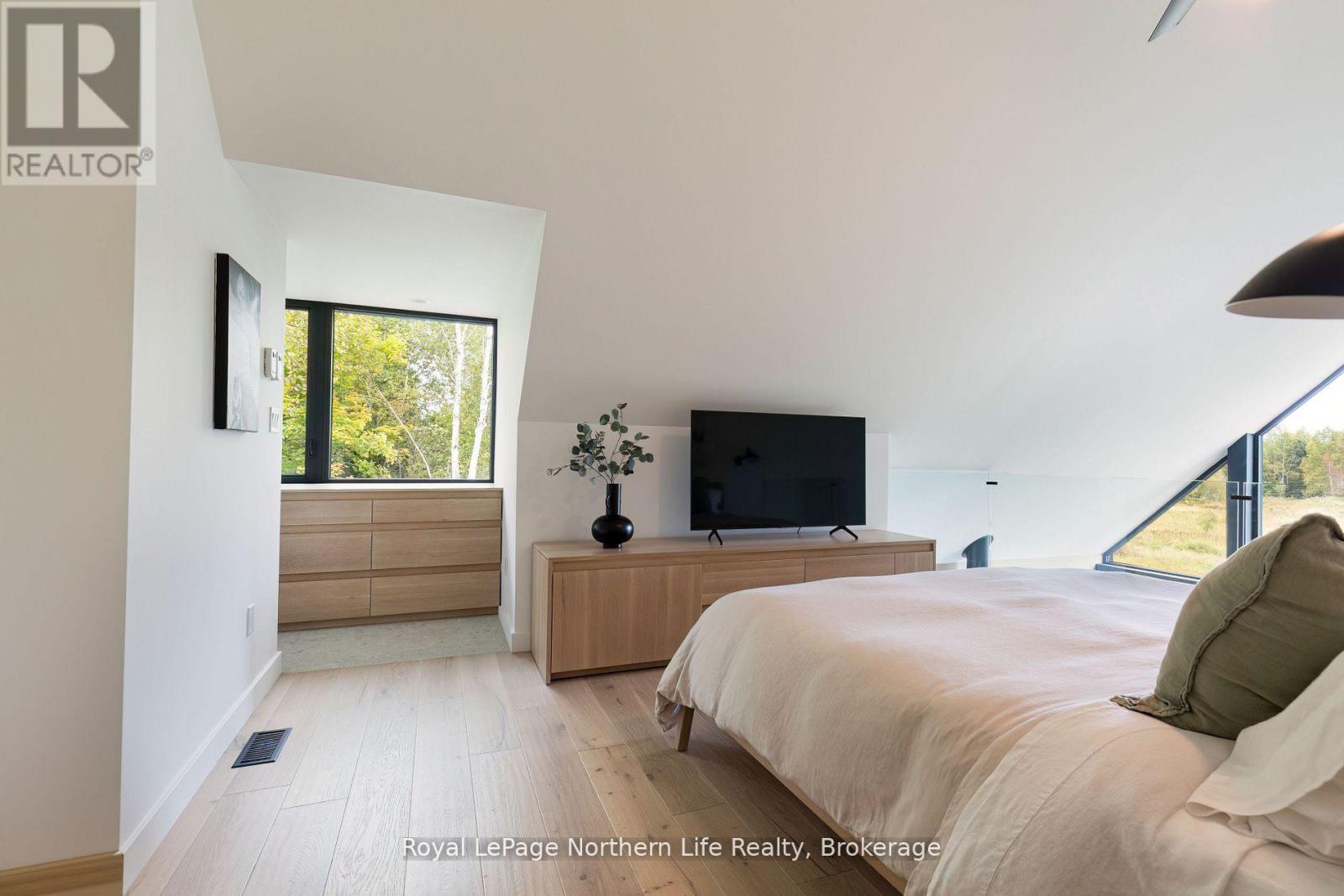 466 OUELLETTE ROAD - Image 27