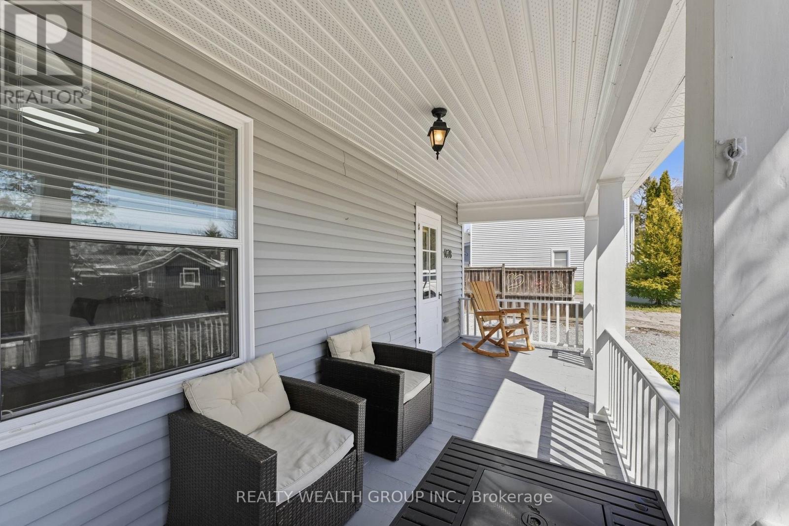 1678 DAVID STREET - 36