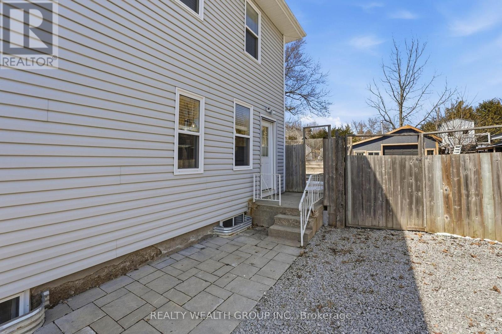 1678 DAVID STREET - 37