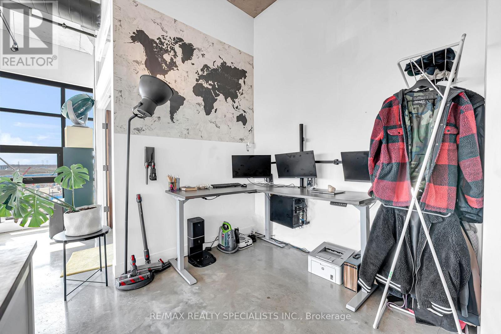 #520 68 BROADVIEW AVENUE - 17