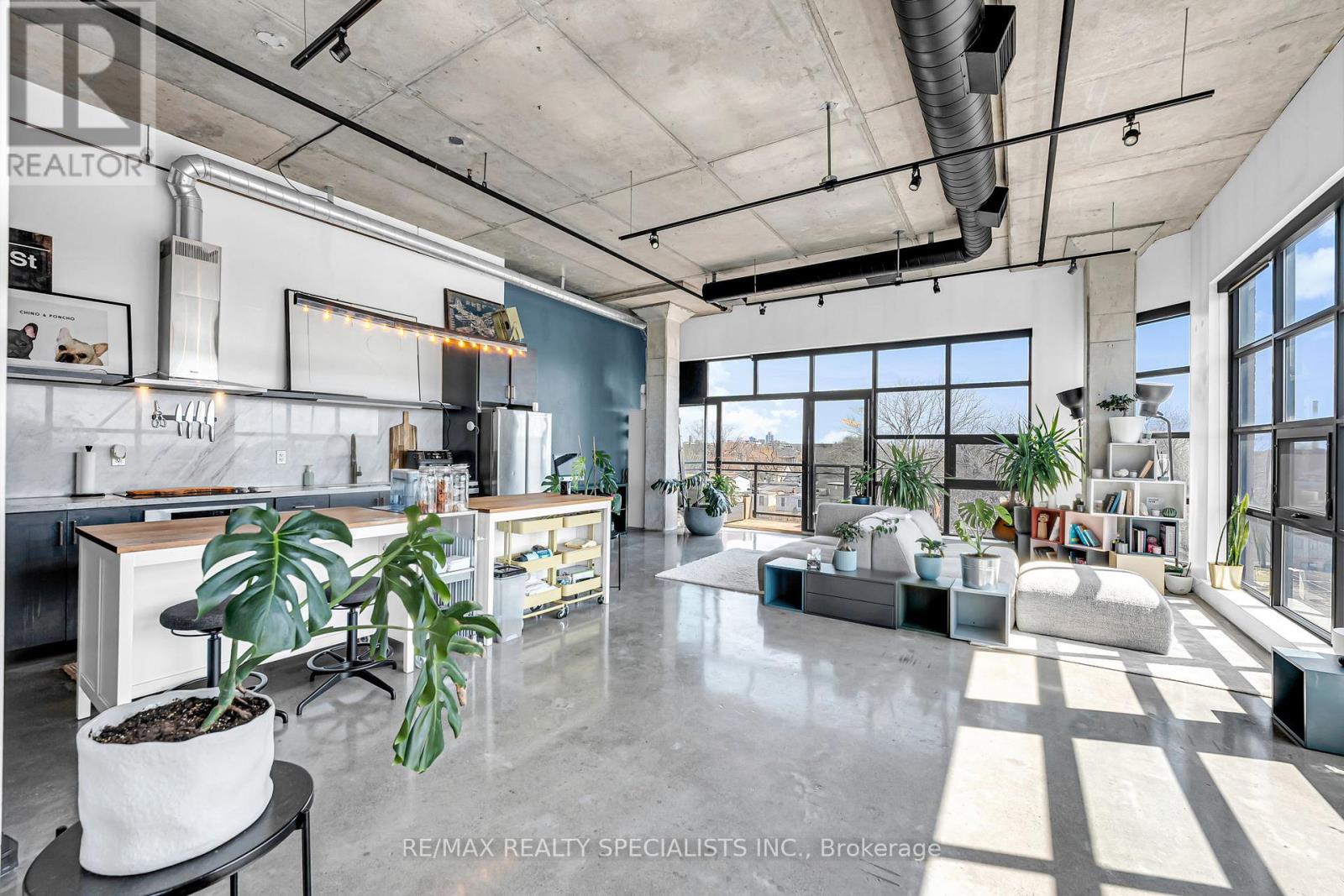 #520 68 BROADVIEW AVENUE - 21