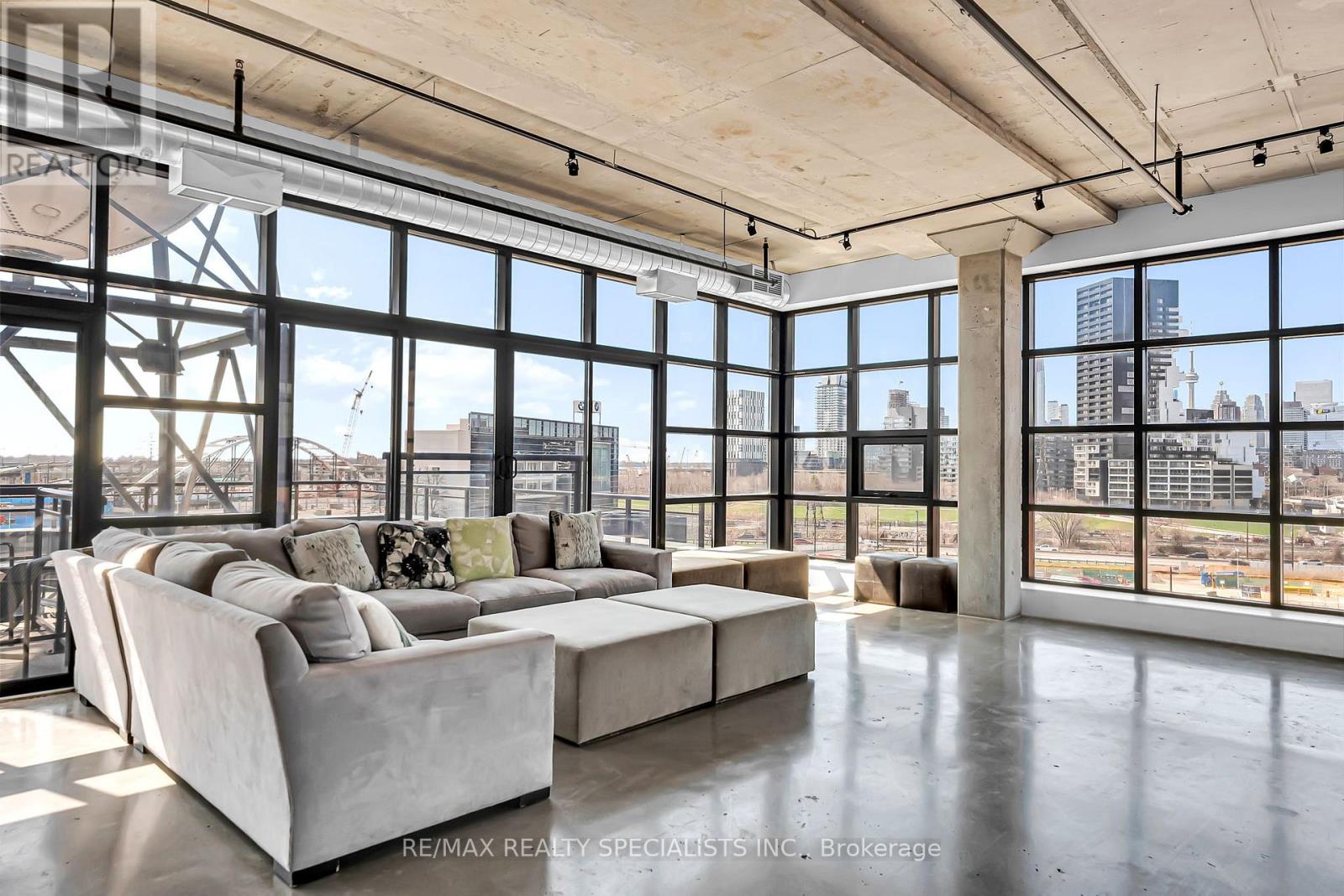 #520 68 BROADVIEW AVENUE - 29