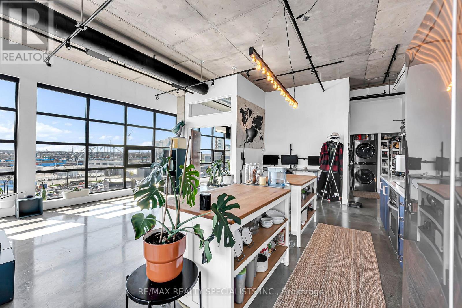 #520 68 BROADVIEW AVENUE - 9