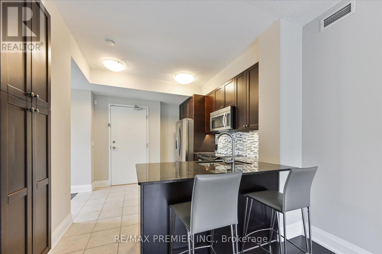 #517 8302 ISLINGTON AVENUE - 11