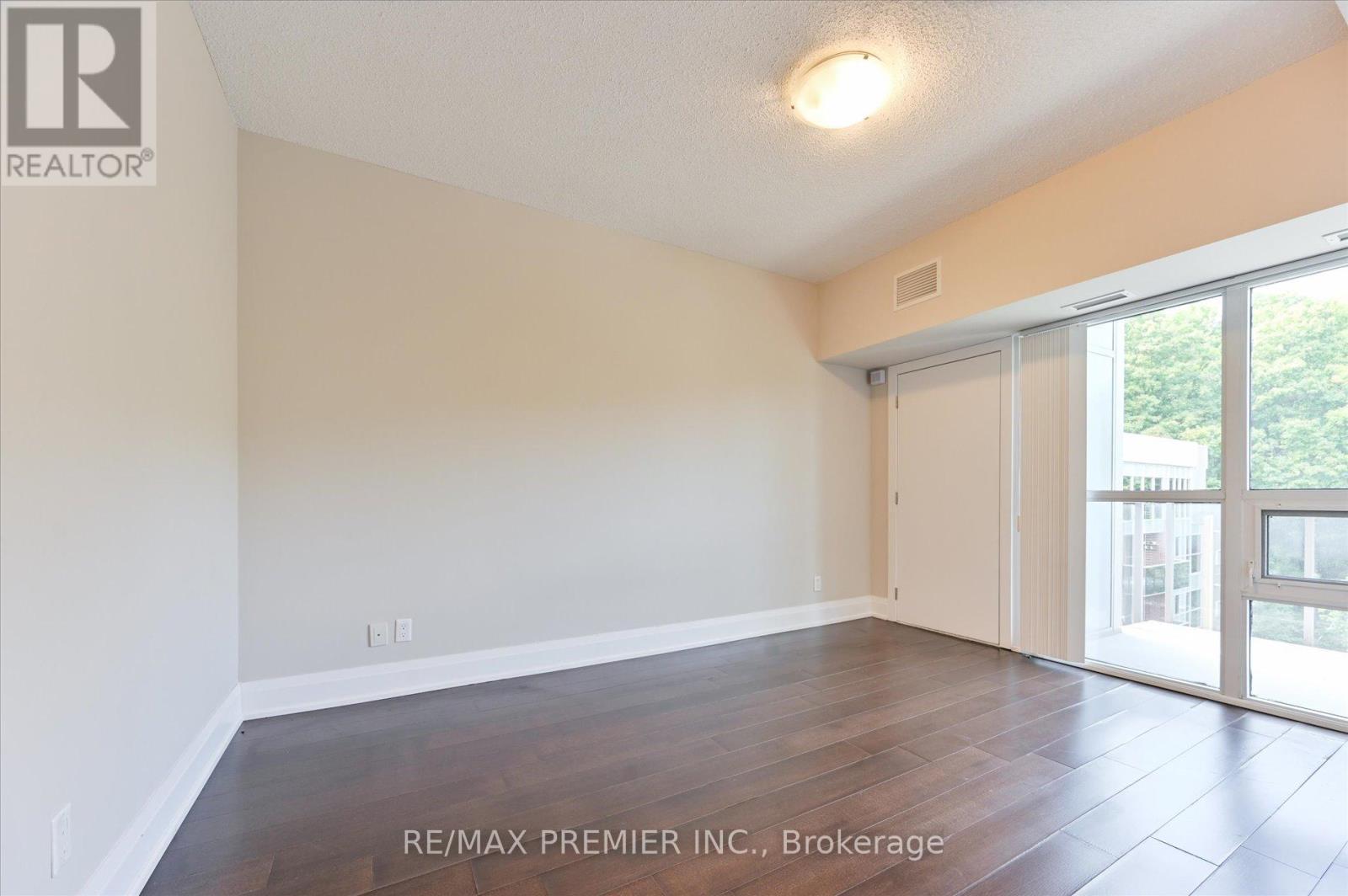 #517 8302 ISLINGTON AVENUE - 17