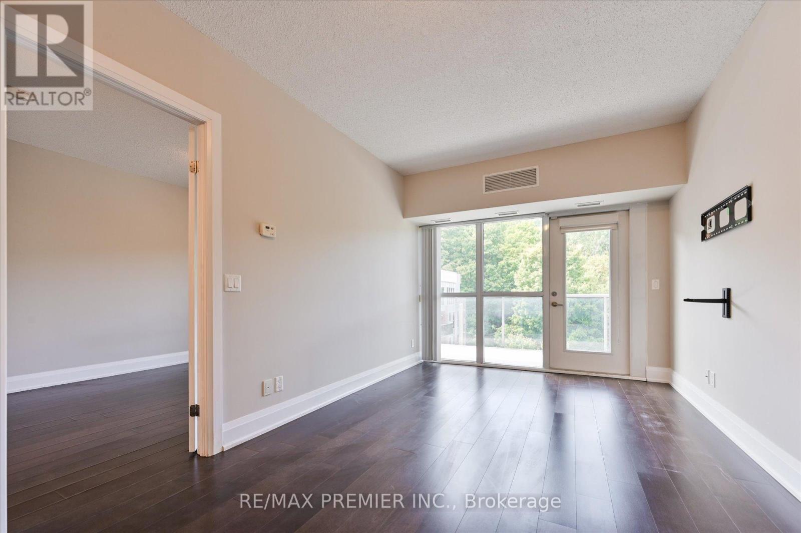 #517 8302 ISLINGTON AVENUE - 7