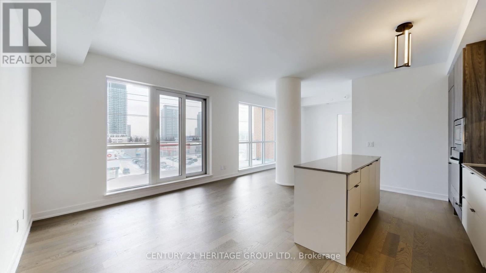 #225 8888 YONGE STREET - 18