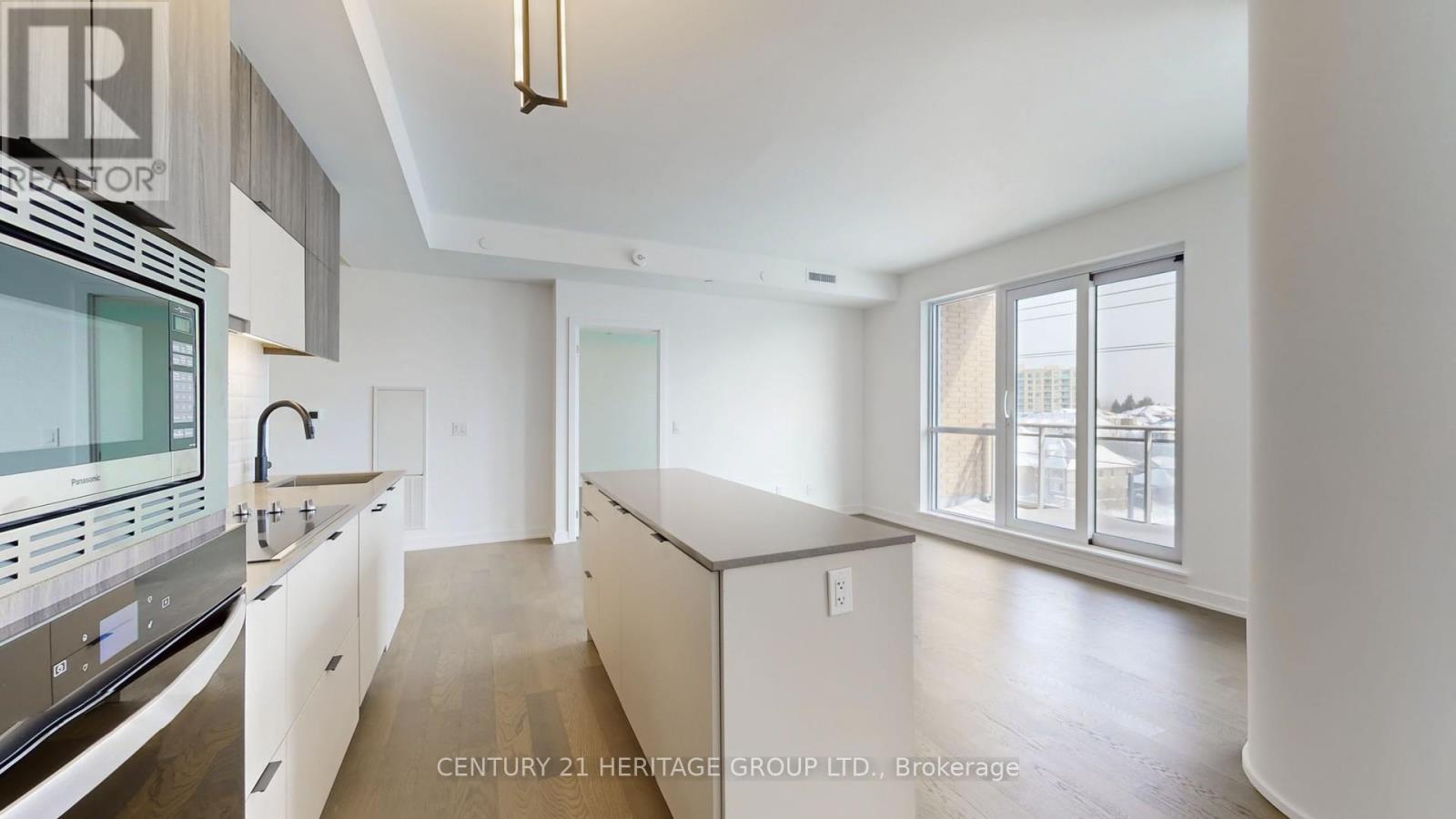 #225 8888 YONGE STREET - 20