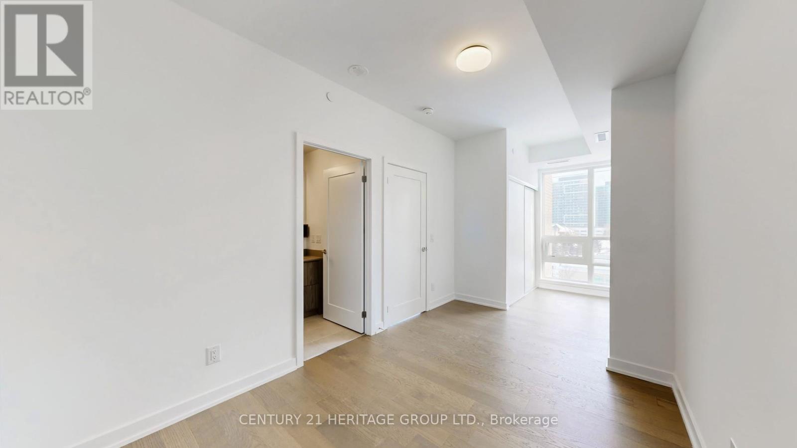 #225 8888 YONGE STREET - 28