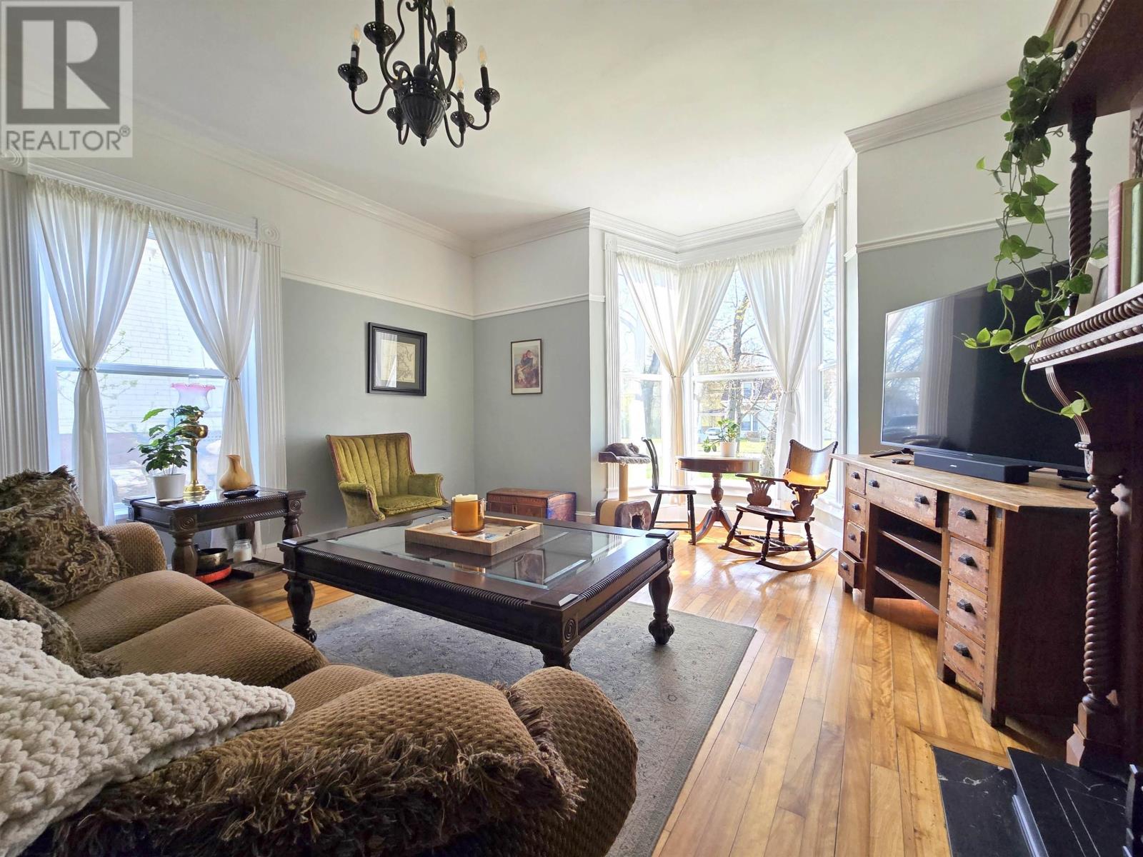 Property 18 of 49 of 179-181 East Victoria Street