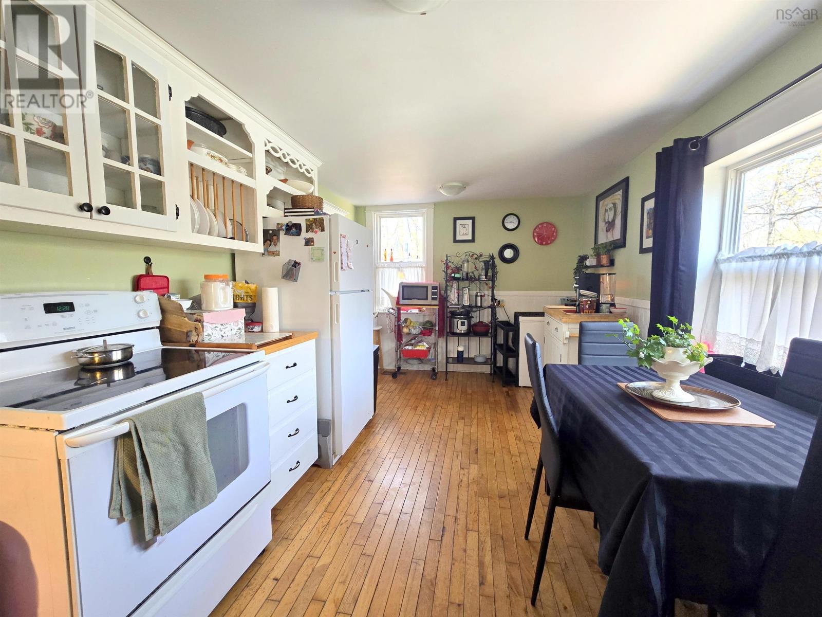 Property 26 of 49 of 179-181 East Victoria Street