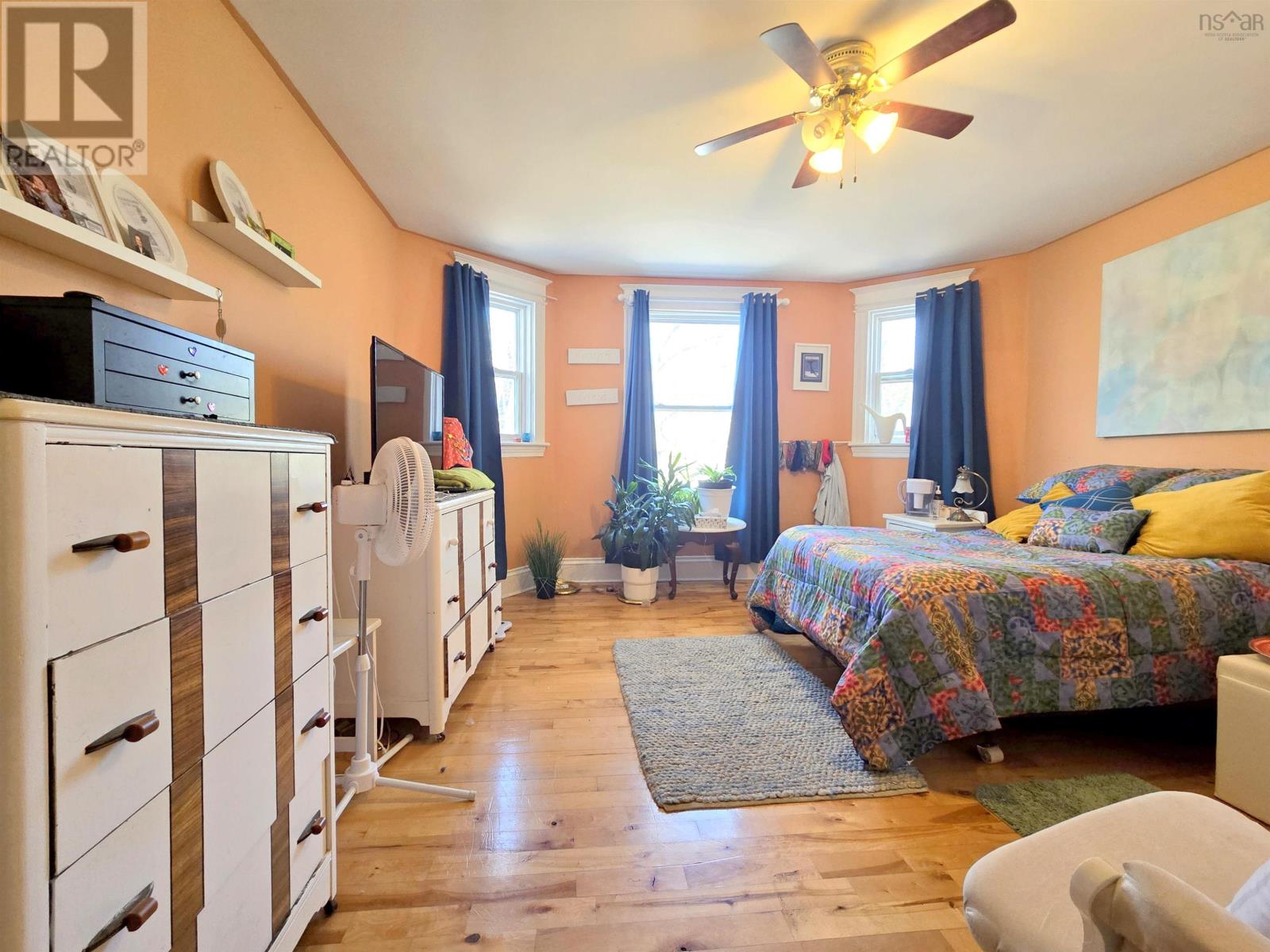 Property 30 of 49 of 179-181 East Victoria Street