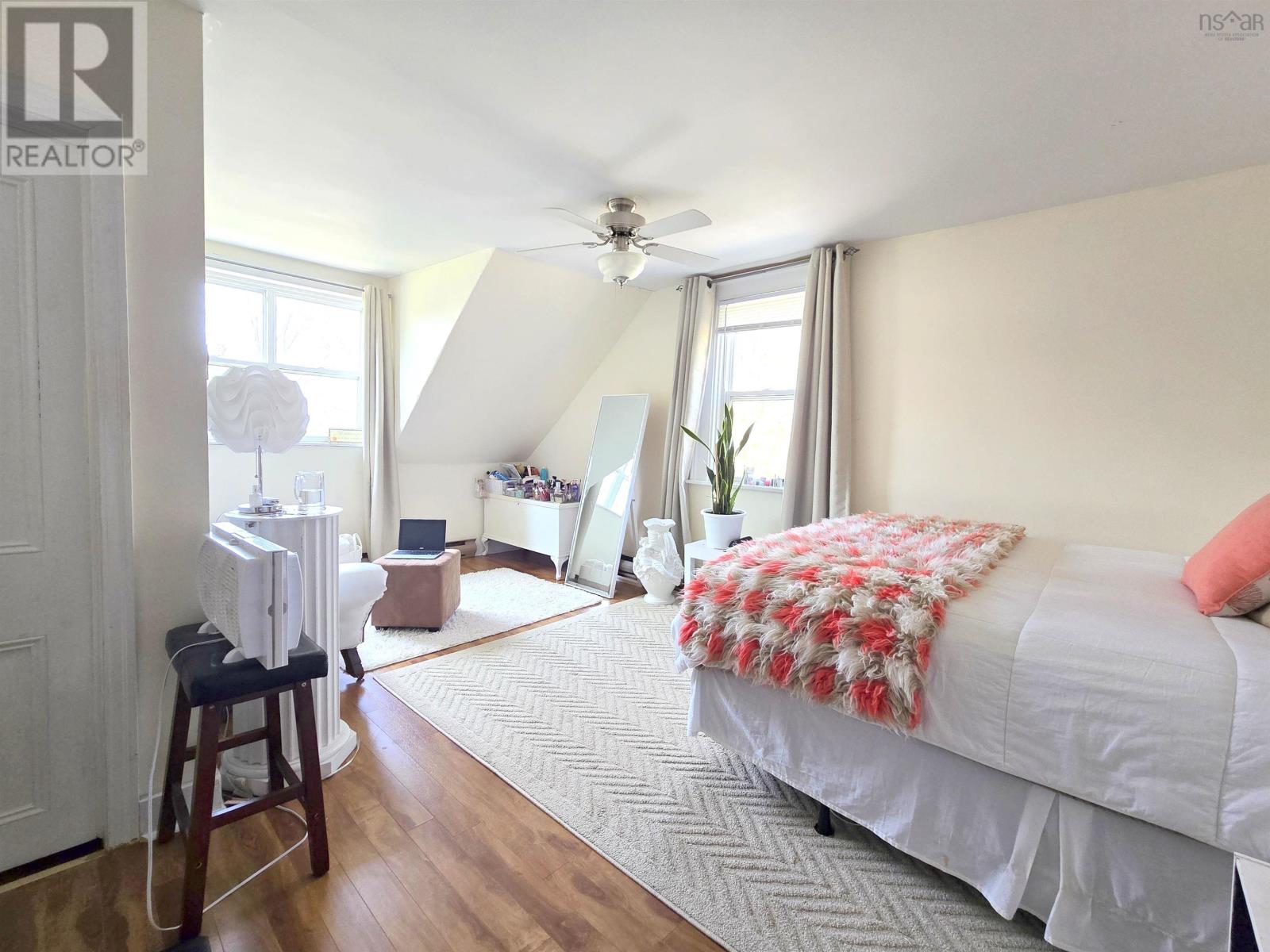 Property 40 of 49 of 179-181 East Victoria Street