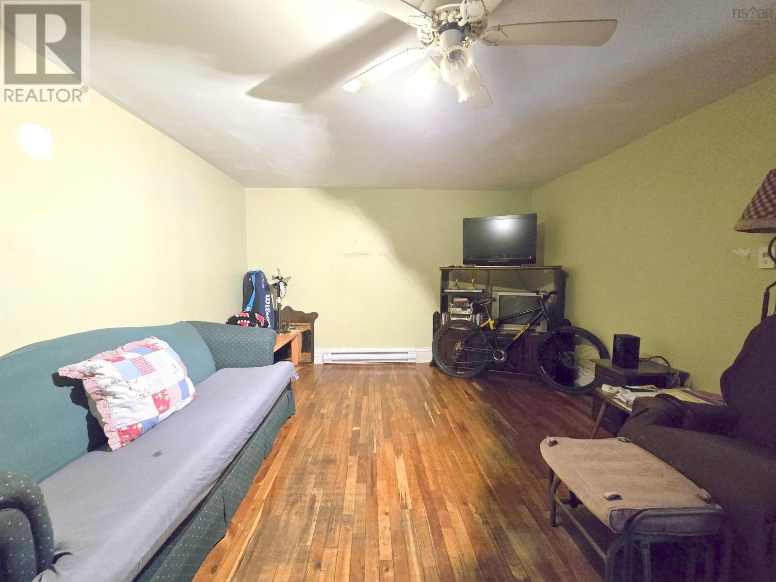 Property 42 of 49 of 179-181 East Victoria Street