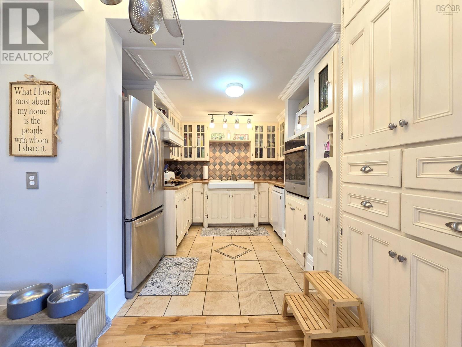 Property 9 of 49 of 179-181 East Victoria Street