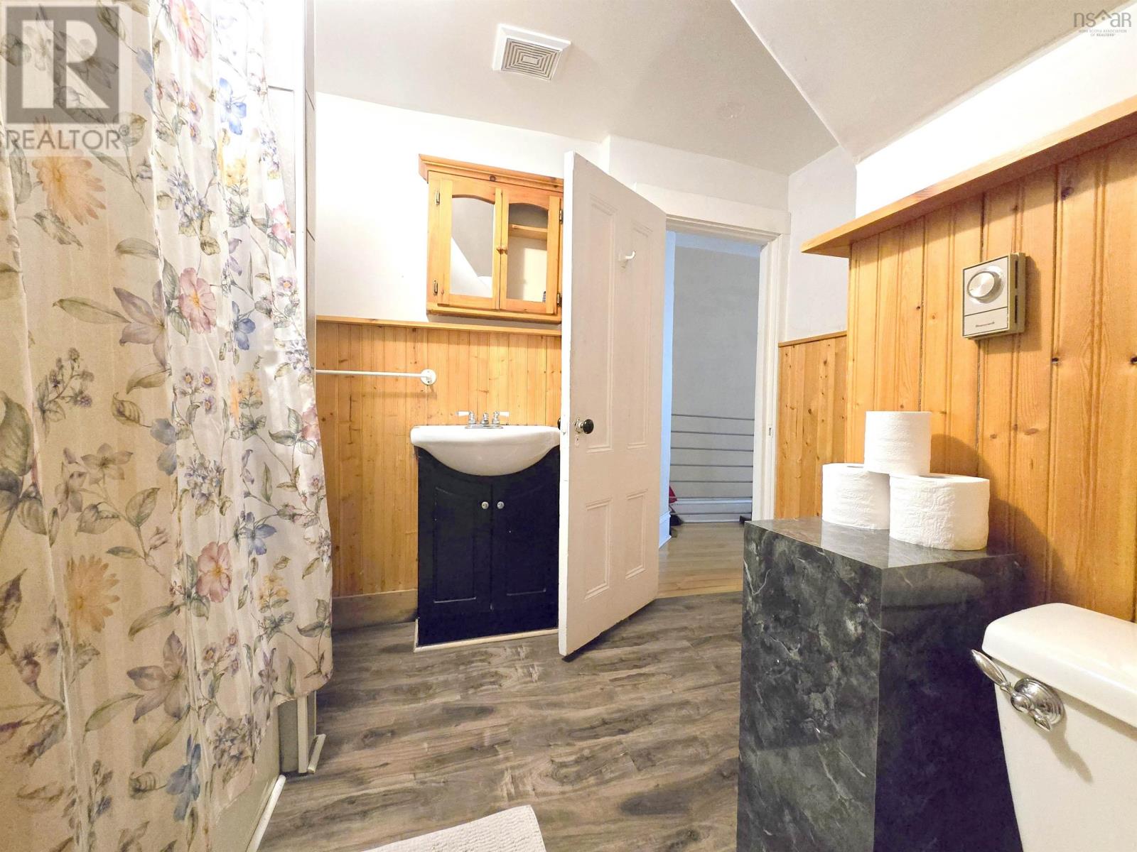 Property 48 of 49 of 179-181 East Victoria Street