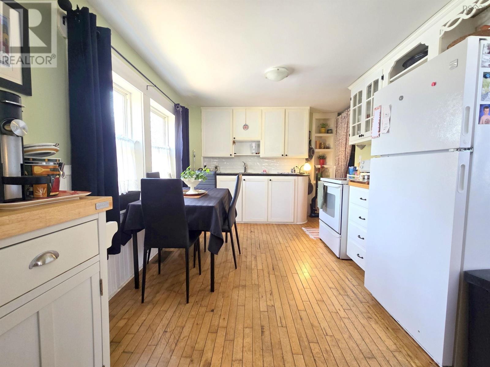 Property 27 of 49 of 179-181 East Victoria Street