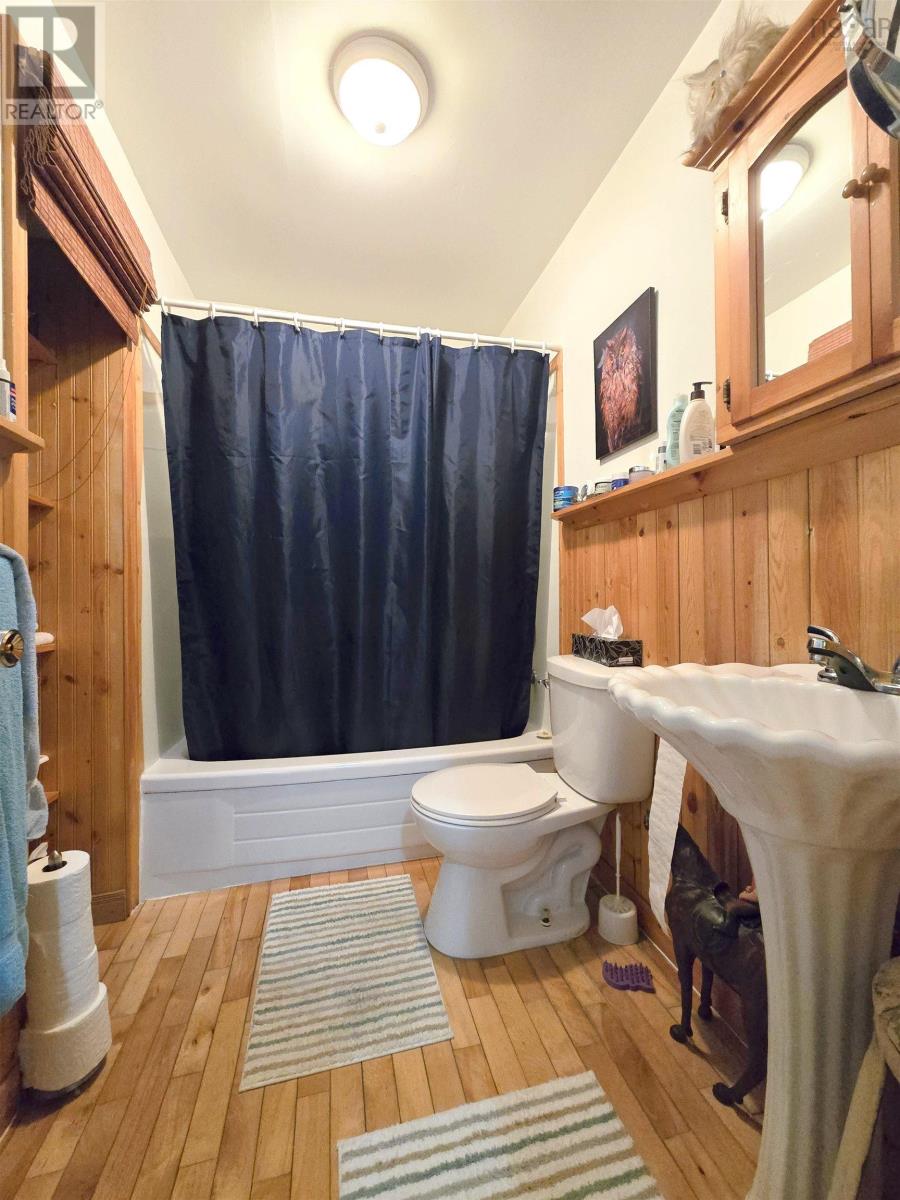 Property 35 of 49 of 179-181 East Victoria Street