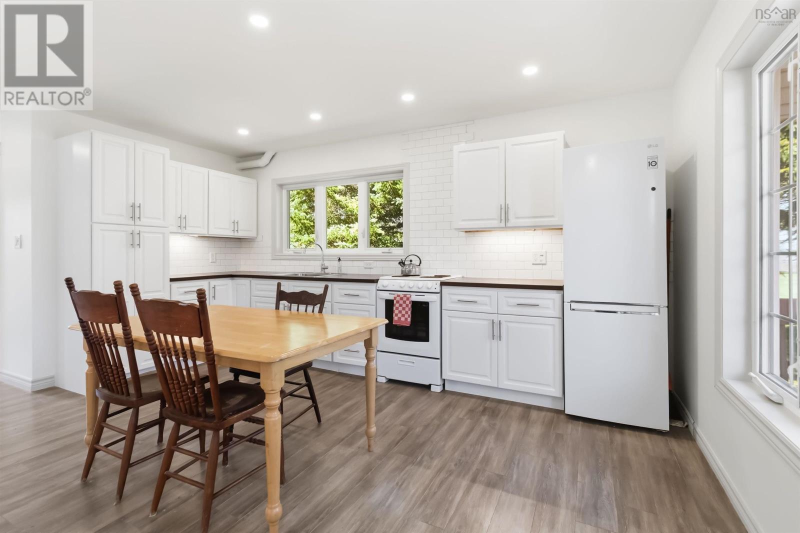 Property 11 of 35 of 24 Mitchell Island Loop