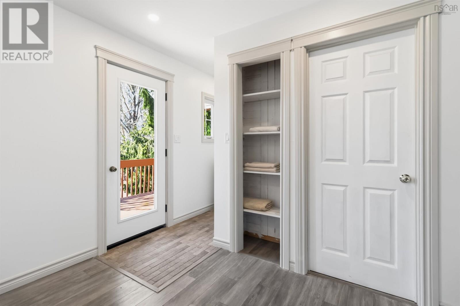 Property 16 of 35 of 24 Mitchell Island Loop