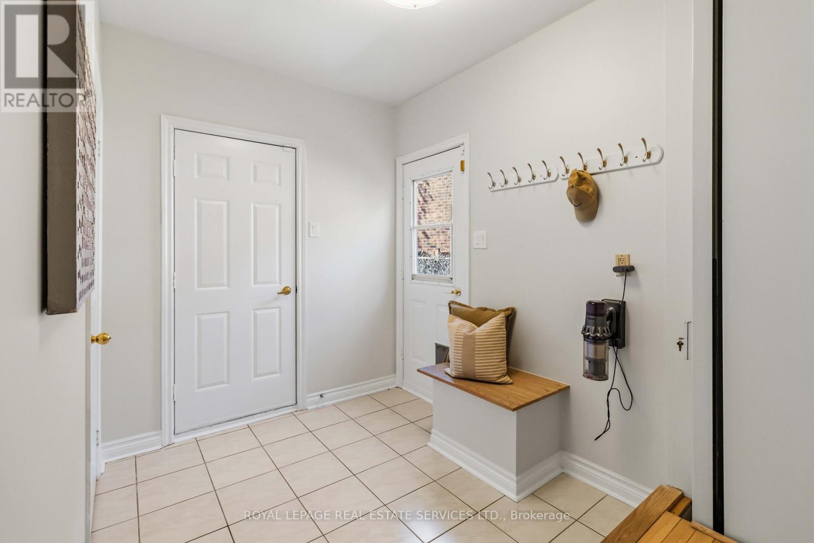 4330 SPINNINGDALE COURT - 19