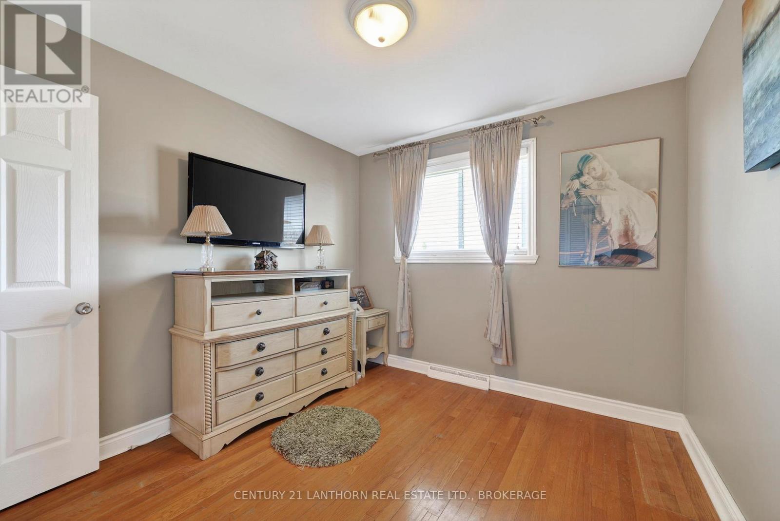417 BEACH AVENUE — photo 21