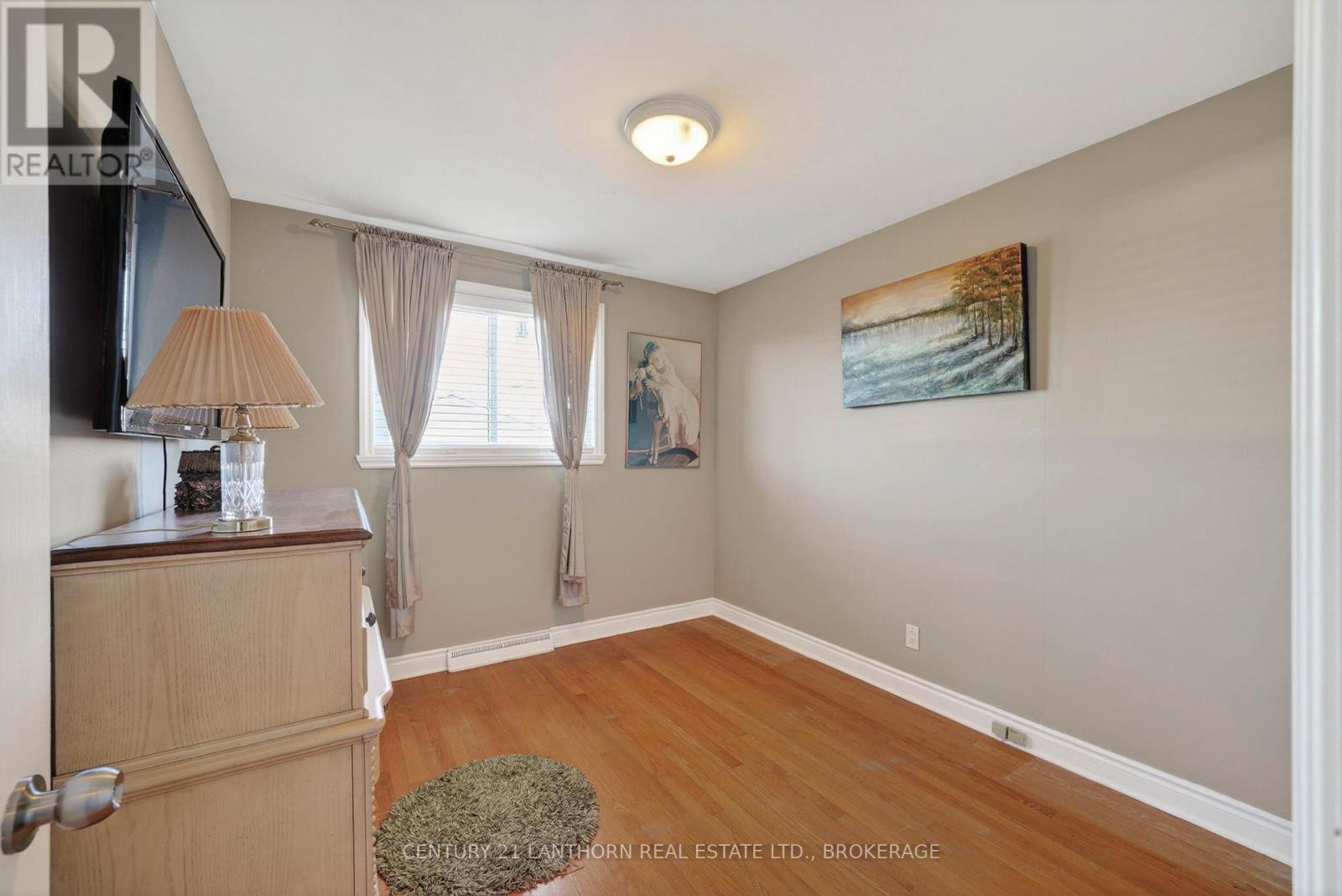 417 BEACH AVENUE — photo 22
