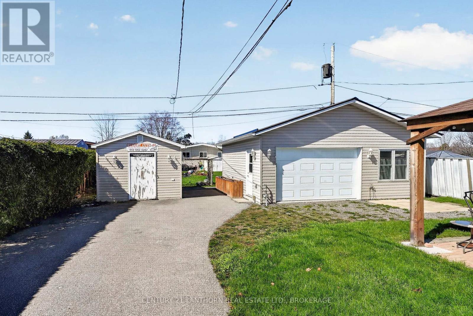 417 BEACH AVENUE — photo 38