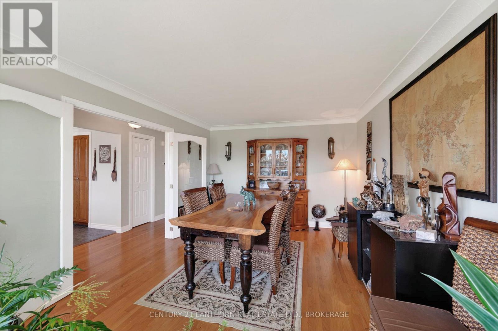 417 BEACH AVENUE — photo 7