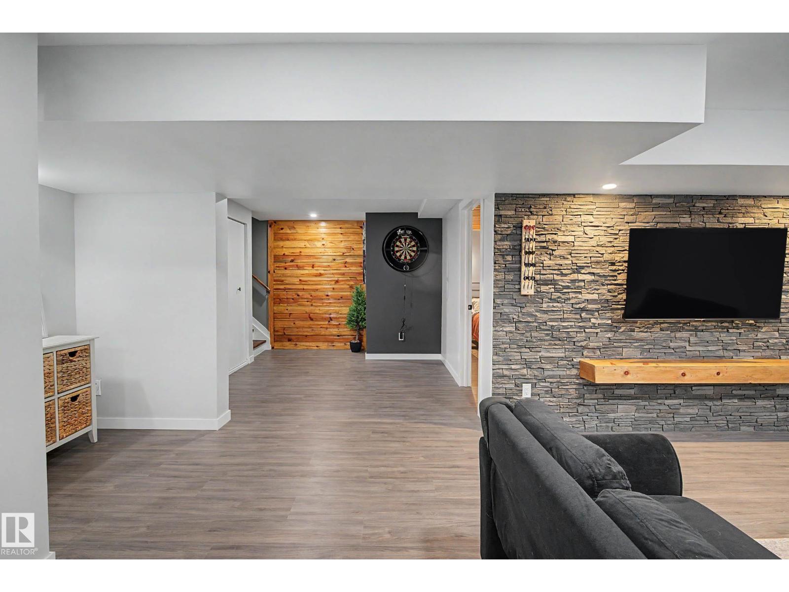6118 37A AV NW - 57