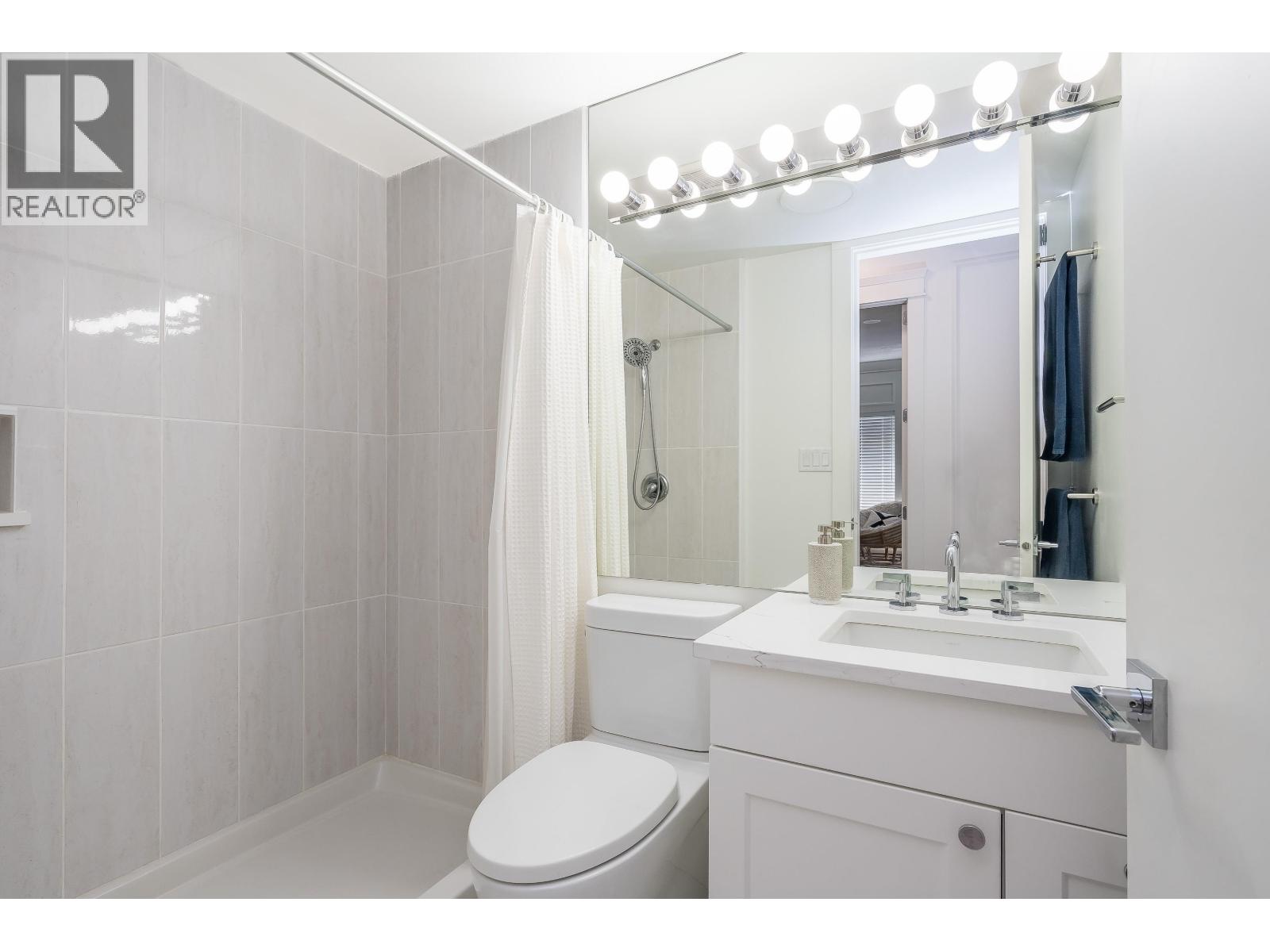#301-1118 55 Street, Delta