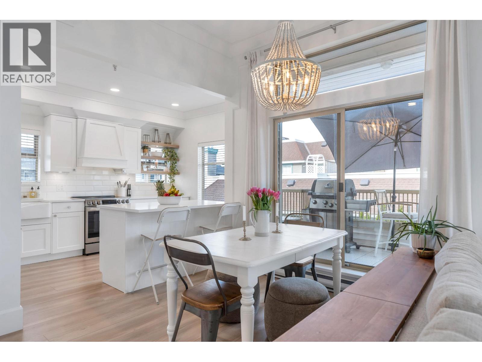 #301-1118 55 Street, Delta