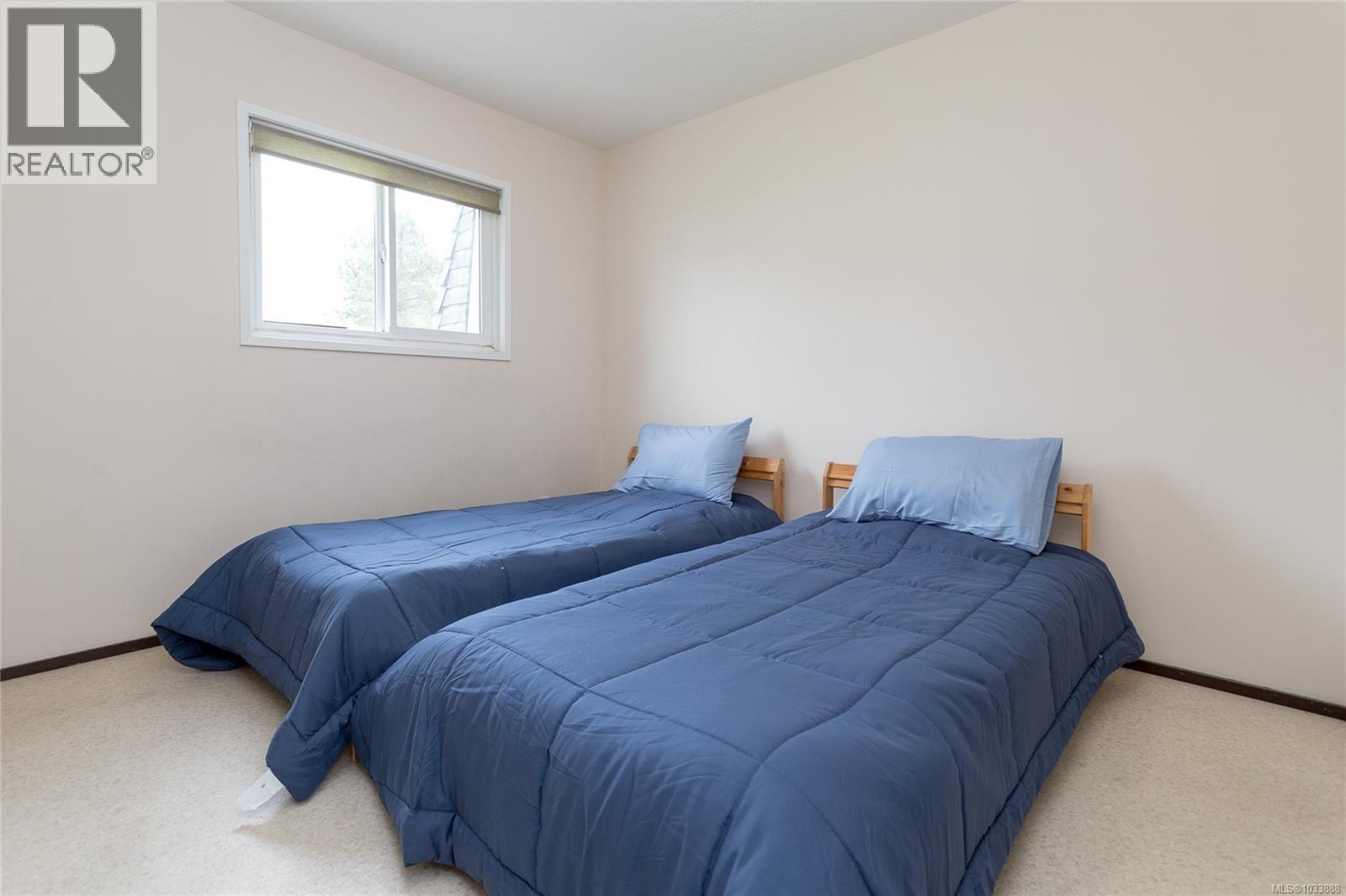 #5 1040 Kenneth St - 11
