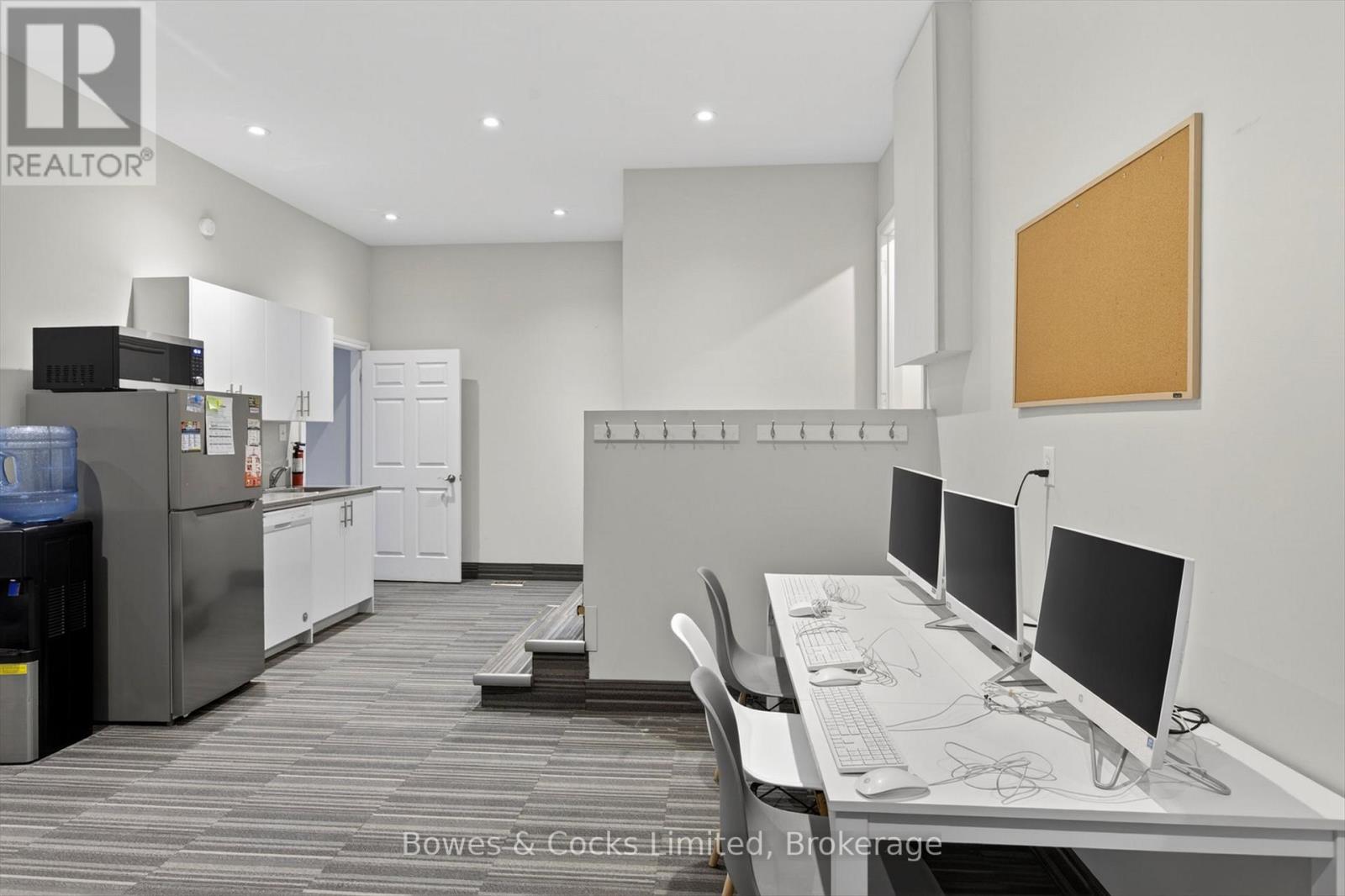 269 CHARLOTTE STREET — photo 22