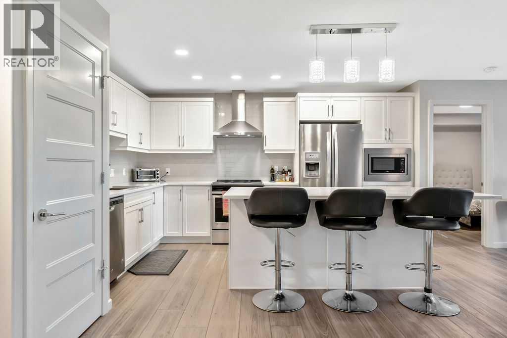 2112, 10 Market Boulevard SE - photo 2