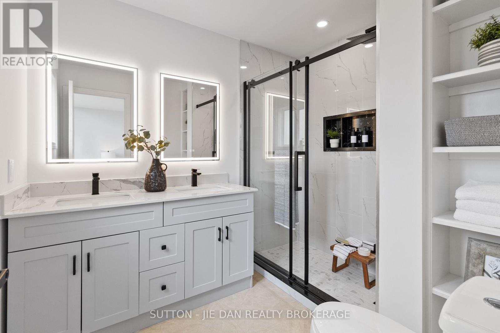 989 MAPLERIDGE STREET - 19