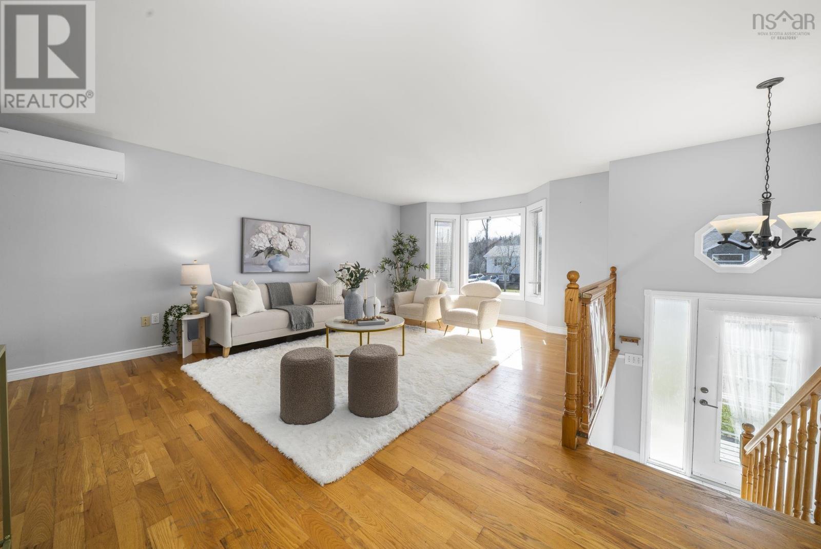 Property 2 of 44 of 36 Headings Court